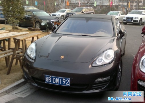 保时捷 四门轿跑　panamera 