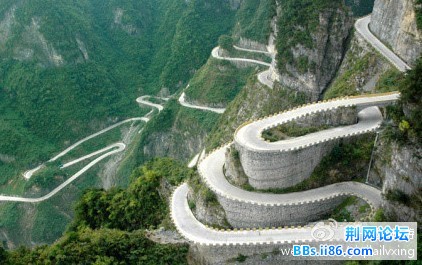 张家界天门山通天大道.jpg