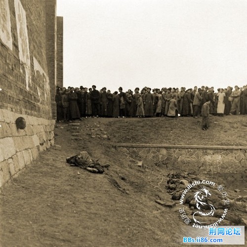 1948年中共游击队员被捕后含笑牺牲.jpg