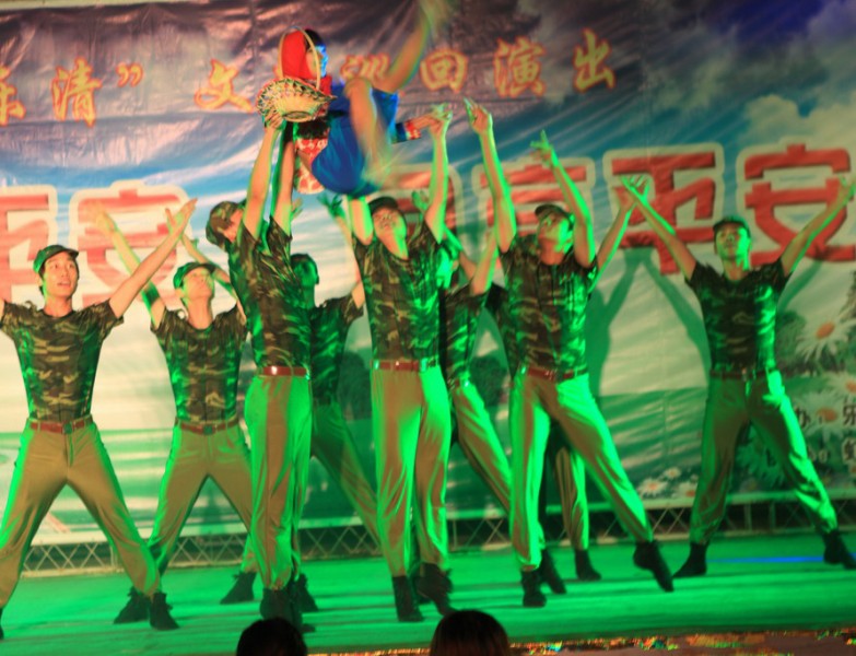 07集体舞二（IMG_5346）.JPG
