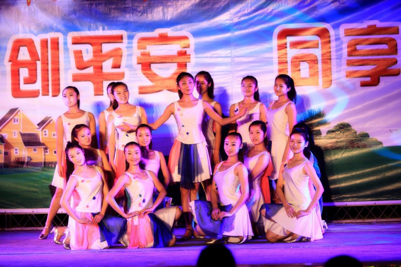 08集体舞三（IMG_5373）.JPG