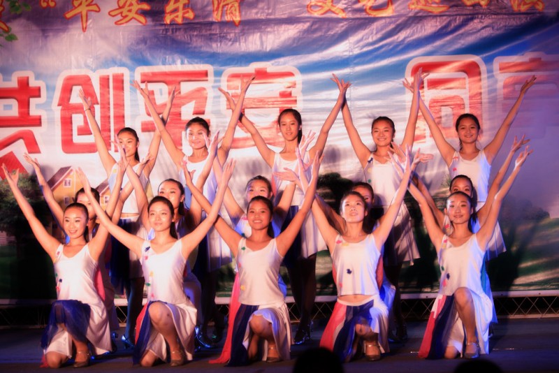 08集体舞三（IMG_5383）.JPG