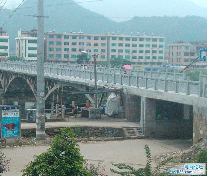 桥下20120627114108.jpg