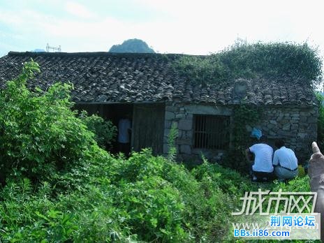 永安渡路亭位于大荆镇田岙村田岙新桥北。