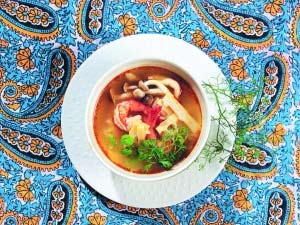 今日开煲竹笋蘑菇煮虾汤(图).jpg