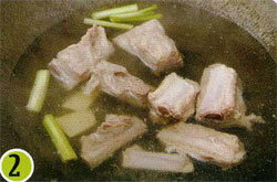 催乳滋补——猪排炖黄豆芽汤(图)2.jpg