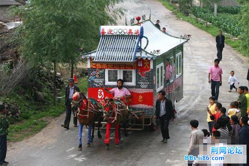 农民开自造宝马房车进京8.jpg