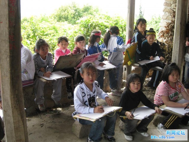 第一次看到这样的课堂，像不像“希望小学”。