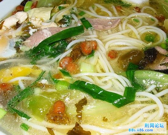 　云南过桥米线.jpg