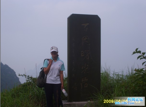 27军事基地不让拍照，这个总可以留影吧.jpg