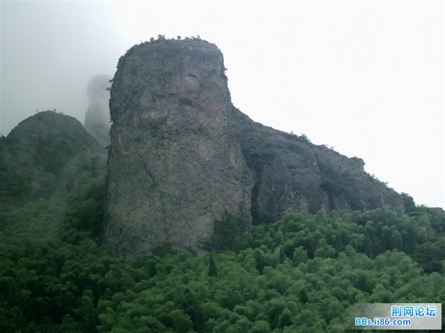 新郎岩.jpg