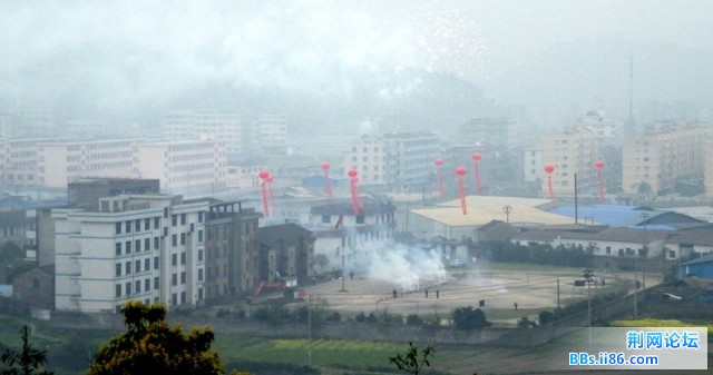 大荆中学改扩建一期工程今天十点二分开始动土开工了DSCF1600.jpg