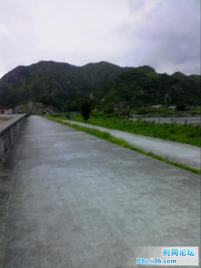 堤坝长路