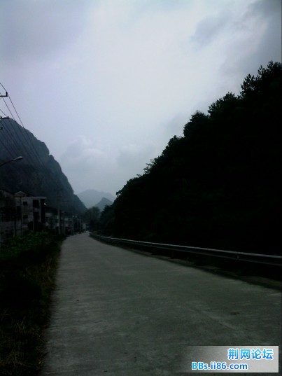 灵岩马路