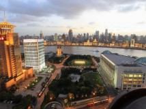 上海夜景之一：东方明珠周围及陆家嘴的外滩夜景